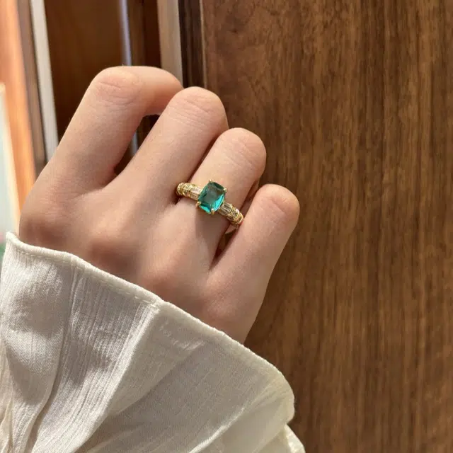 都爵 轻奢中古风复古高级感优雅气质清湖蓝色锆石条形锆石间隔设计精致 铜 戒指 女款