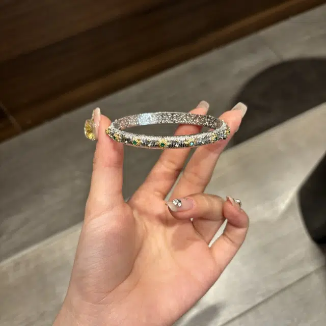 都爵 小众设计个性高级感小太阳花意大利布拉提拉丝复古宫廷风风格 铜 手镯 女款