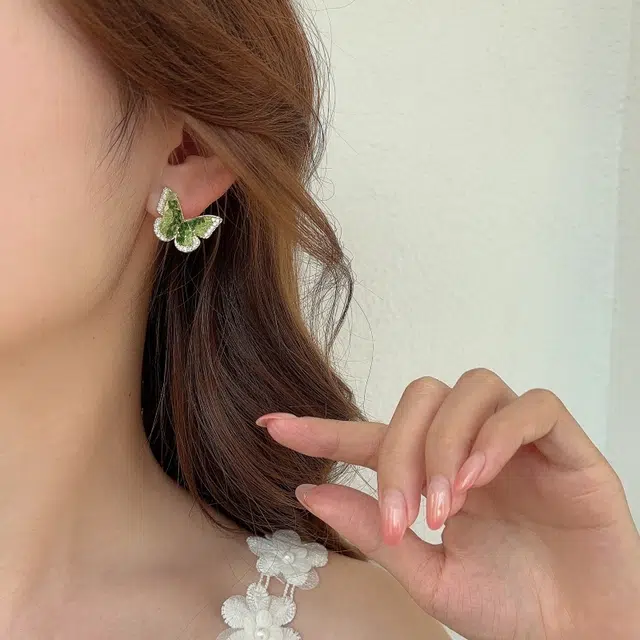 都爵 春上新绿色蝴蝶 小众渐变高级轻奢精致耳饰 铜 耳环 女款