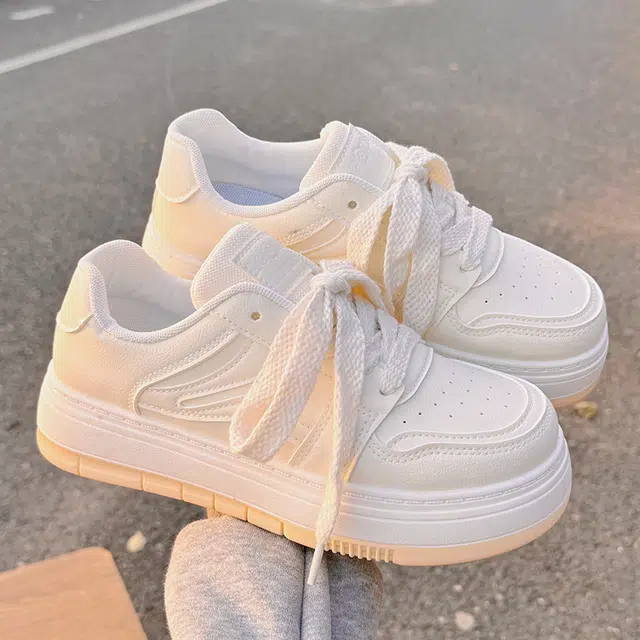 人造革 百搭舒适潮流时尚小众设计感鞋款 防滑耐磨增高 低帮 板鞋 女款 米色