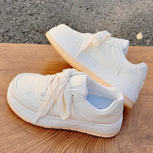 人造革 百搭舒适潮流时尚小众设计感鞋款 防滑耐磨增高 低帮 板鞋 女款 米色