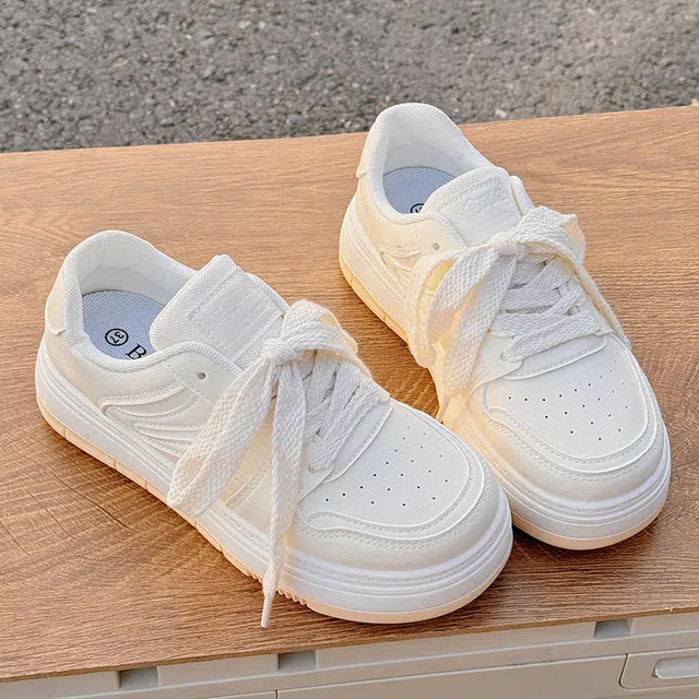 人造革 百搭舒适潮流时尚小众设计感鞋款 防滑耐磨增高 低帮 板鞋 女款 米色