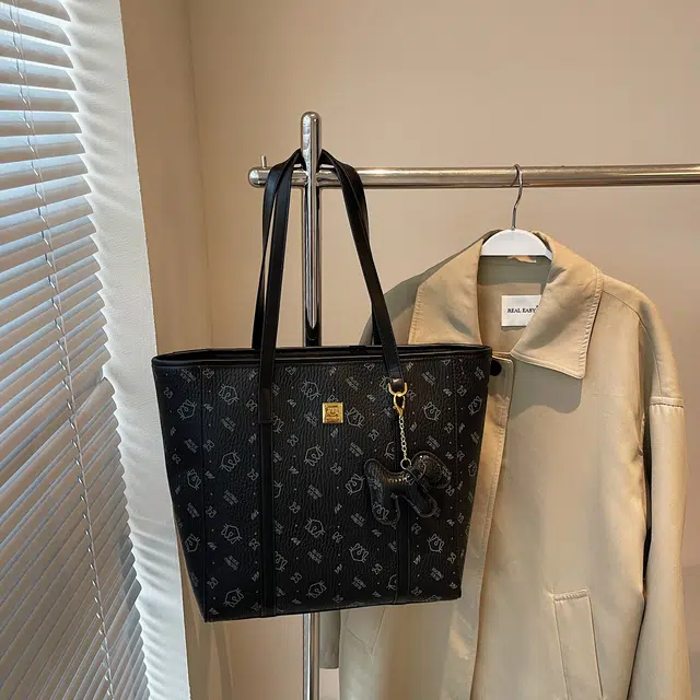 LARTIGENT pu Tote