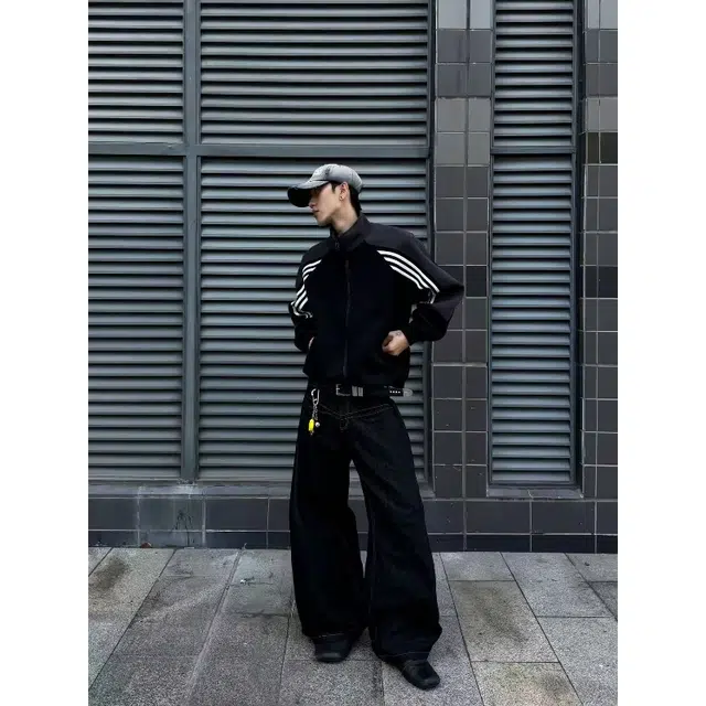 半空山  美式复古高街重磅华棉撞色拼接三条杠条纹织带学院风个性小众设计感潮流时尚百搭宽松舒适立领开衫卫衣棒球服 男女同款