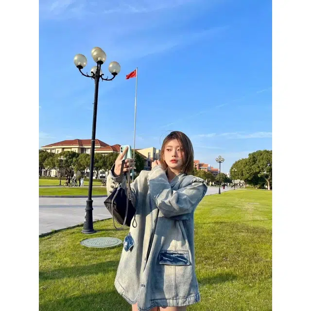 半空山 美式复古高街解构拼接垫肩水洗蓝西装领口翻盖口袋个性小众设计感潮流时尚百搭宽松舒适通勤日常独特牛仔外套 男女同款