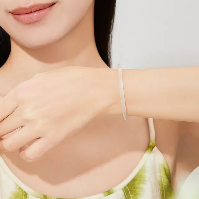 兰慕茵诺 新中式小众轻奢高级感 古香古色 旗袍汉服搭配 宫廷风天然 玉髓 手镯 女款