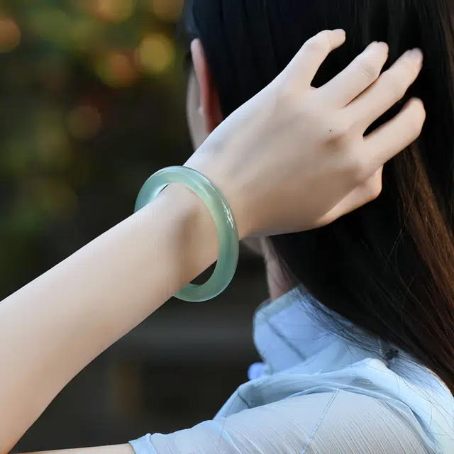 兰慕茵诺 远山黛 古风古韵 轻奢简约 小众时尚 温婉典雅 清冷感 高级  月老赐福 佳偶天成 #好运 玉髓 手镯 女款