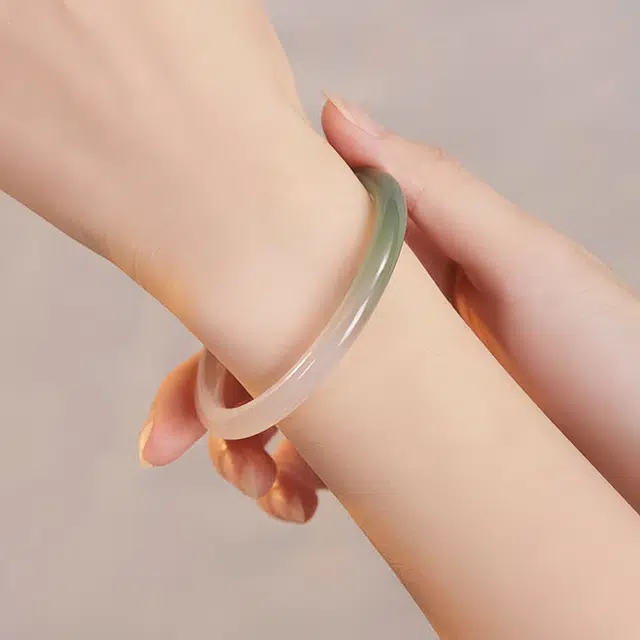 兰慕茵诺 玉石细圆条美人镯新中式国风一步一响 青山黛 青梅煮酒 渐变青色 福气满满 #好运 玉髓 手镯 女款