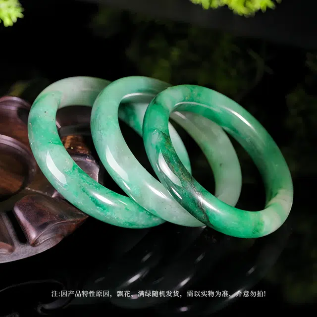 兰慕茵诺 古香古色 新中式江南气质 色泽浓郁 灵秀雅致 福气满满 通勤百搭 非洲翠 手镯 女款