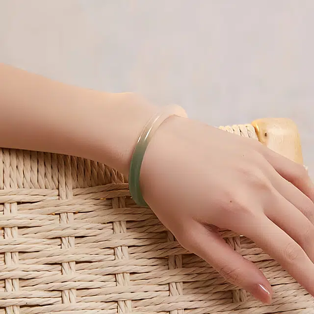 兰慕茵诺 玉石细圆条美人镯新中式国风一步一响 青山黛 青梅煮酒 渐变青色 福气满满 #好运 玉髓 手镯 女款