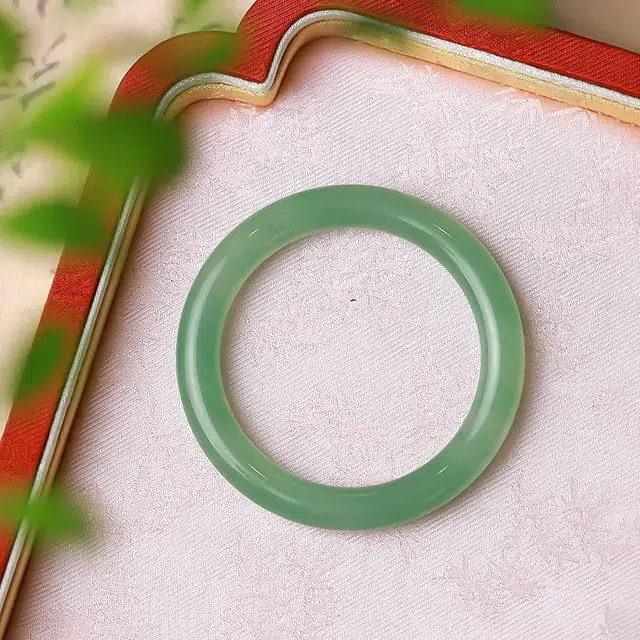 兰慕茵诺 新中式小众时尚经典百搭 典雅气质轻奢时尚 创意设计 汉服旗袍 #好运 东陵玉 手镯 女款