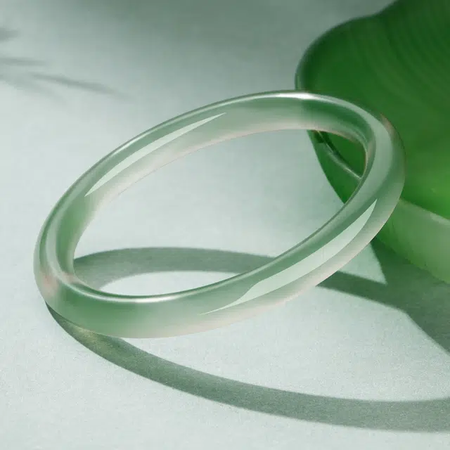 【古典美人】 兰慕茵诺 青山黛油青素玉素圈一步一响叮当镯 新中式国风清冷感贵妃镯 冰透显白 #好运天然 玉髓 手镯 女款