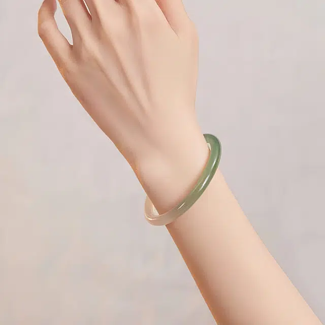 兰慕茵诺 玉石细圆条美人镯新中式国风一步一响 青山黛 青梅煮酒 渐变青色 福气满满 #好运 玉髓 手镯 女款