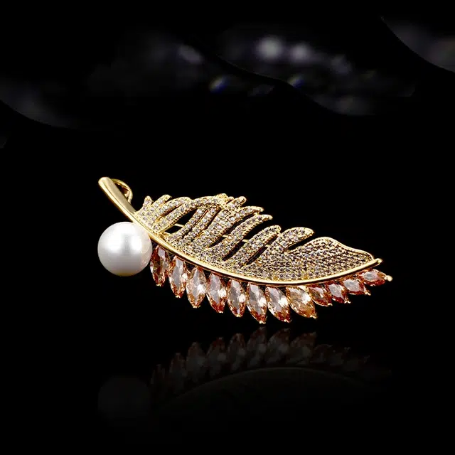 兰盈 奥地利水晶金叶#好运 环保合金 胸针 男女同款情侣款