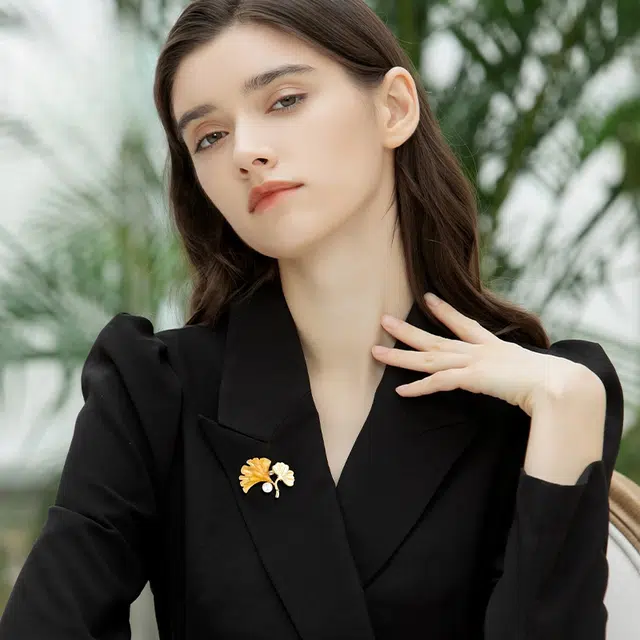 兰盈 银杏叶水晶 环保合金 胸针 男女同款情侣款