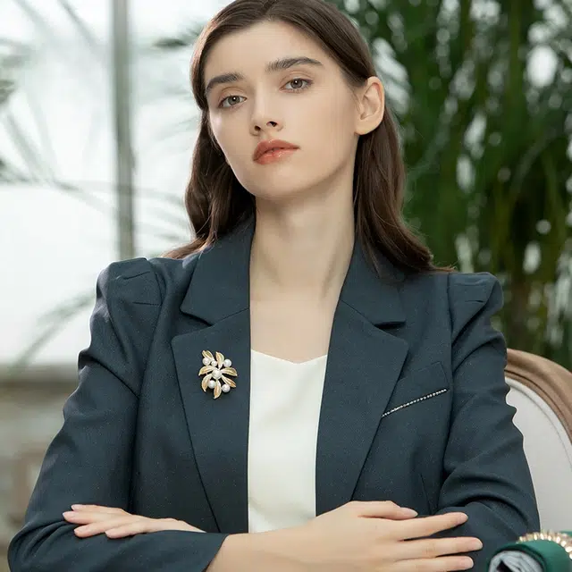 兰盈 轻奢小众 合金 胸针 女款