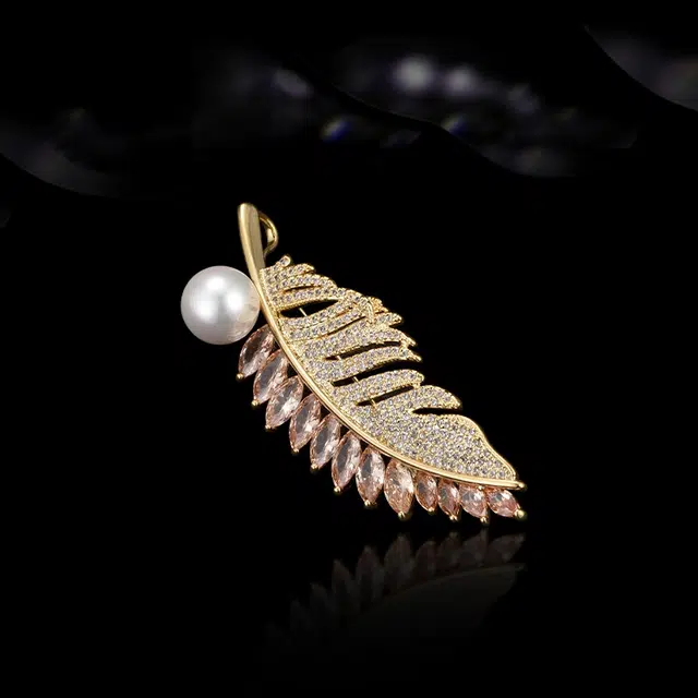 兰盈 奥地利水晶金叶#好运 环保合金 胸针 男女同款情侣款