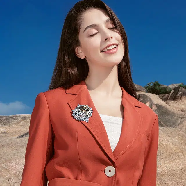 兰盈 虎虎生威轻奢小众胸花 奥地利水晶 胸针 女款