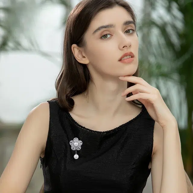兰盈 珍珠花轻奢小众 合成立方氧化锆 胸针 女款