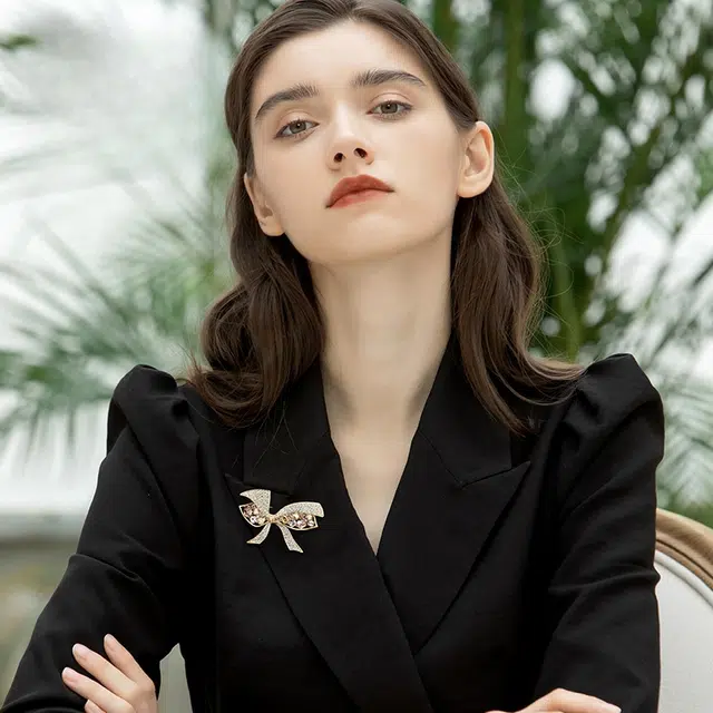兰盈 蝴蝶结 轻奢优雅 水晶 胸针 女款