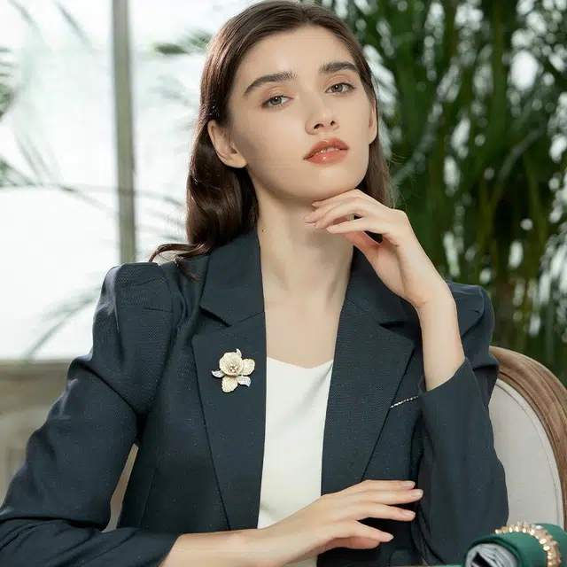 兰盈 时尚百搭 轻奢小众 极简设计 环保合金 胸针 男女同款情侣款