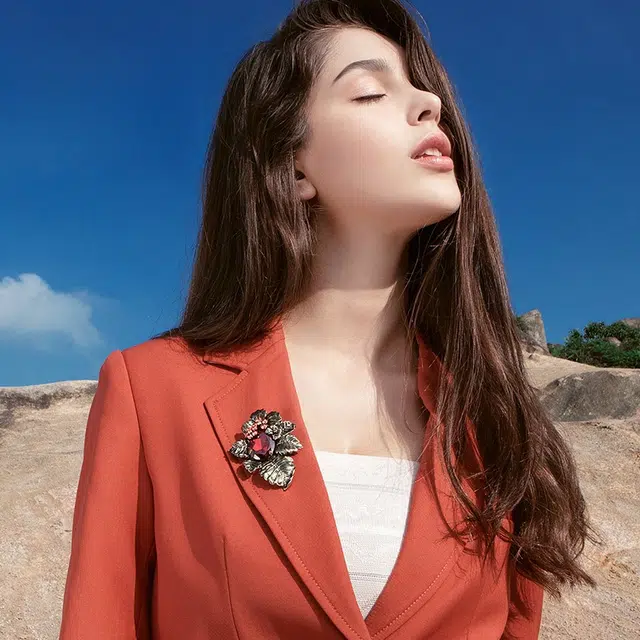 兰盈 美人梅轻奢小众原创设计 合金 胸针 女款