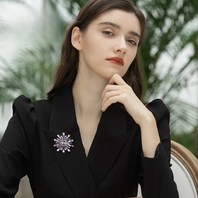 兰盈 花环 原创设计轻奢小众胸花 奥地利水晶 胸针 女款