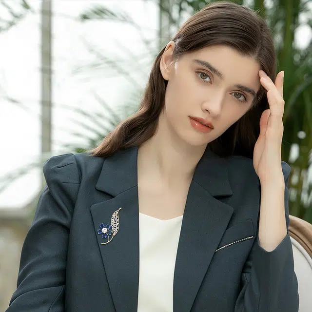 兰盈 轻奢小众花朵 合金 胸针 女款