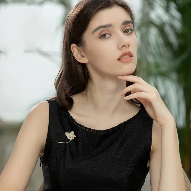 兰盈 荷花水晶#好运 环保合金 胸针 男女同款情侣款