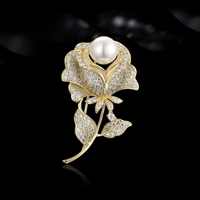 兰盈 轻奢小众玫瑰花水晶#好运 环保合金 胸针 男女同款情侣款