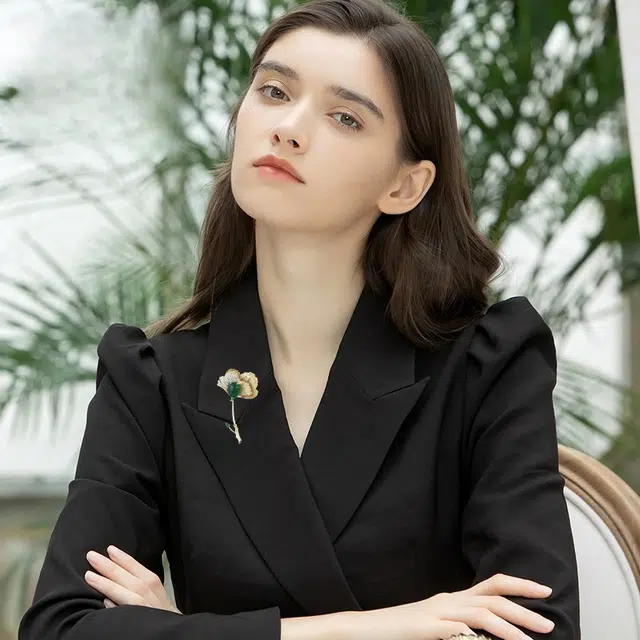 兰盈 银杏叶 轻奢小众设计高级感 人造水晶 胸针 女款