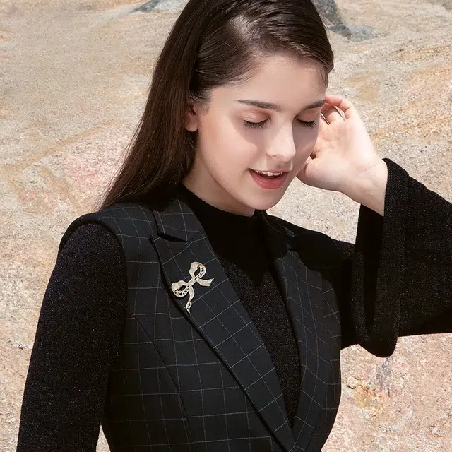 兰盈 蝴蝶结水晶轻奢小众 环保合金 胸针 女款