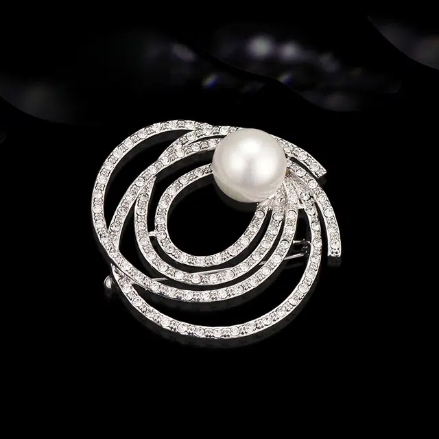 兰盈 花环轻奢#好运 人造水晶 胸针 男女同款情侣款