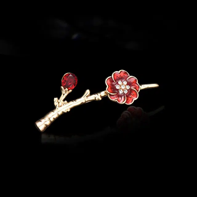 兰盈 奥地利水晶梅花#好运 环保合金 胸针 男女同款情侣款