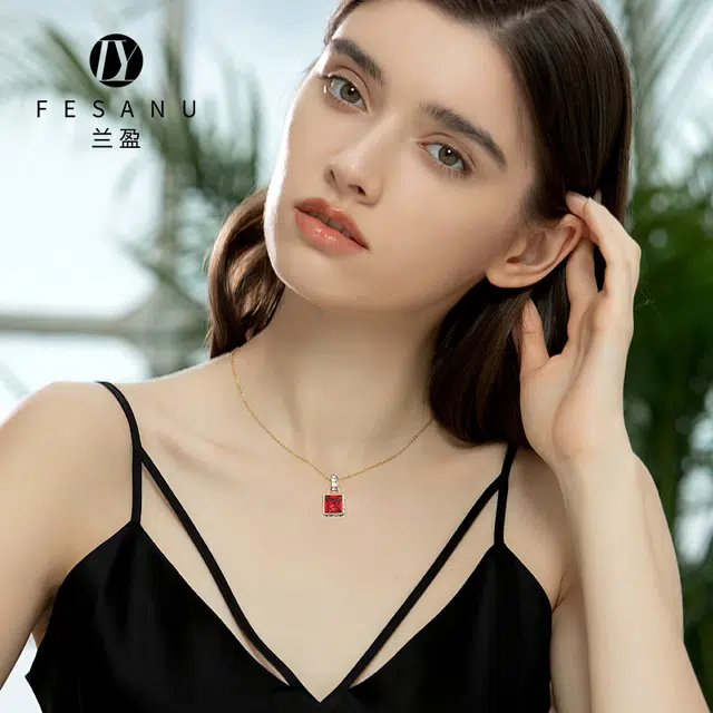 兰盈 方糖轻奢小众锁骨链#好运 人造水晶 项链 男女同款情侣款