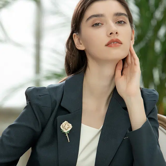 兰盈 轻奢玫瑰花 小众 奥地利水晶 胸针 男女同款情侣款