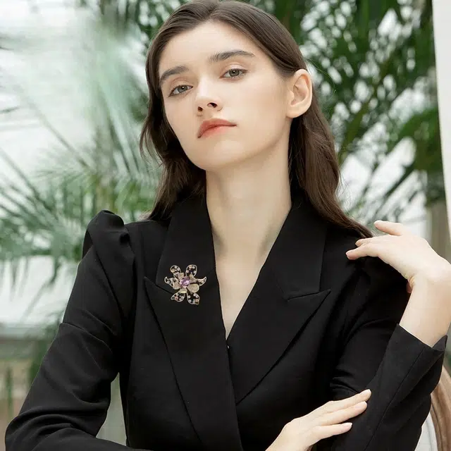 兰盈 姜花轻奢小众 环保合金 胸针 女款