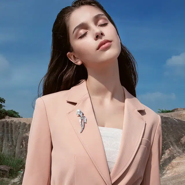 兰盈 郁金香水晶#好运 轻奢小众 胸针 男女同款情侣款