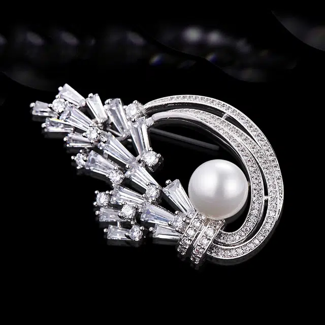 兰盈 原创设计轻奢小众 人造水晶 胸针 女款