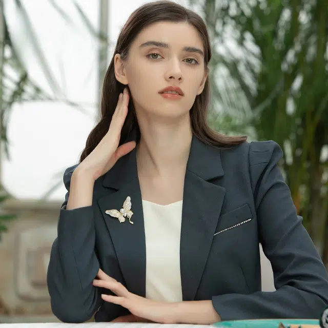 兰盈 蝴蝶水晶轻奢小众 原创设计 环保合金 胸针 男女同款情侣款