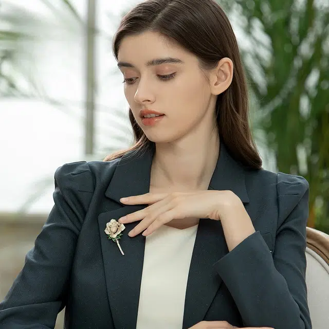 兰盈 轻奢玫瑰花 小众 奥地利水晶 胸针 男女同款情侣款