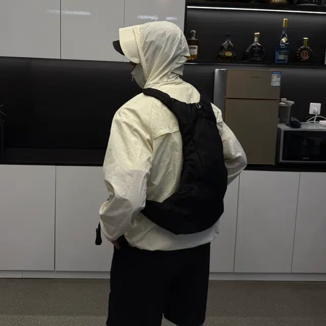 曼城 户外山系防风防晒衣服宽松百搭骑行登山腋下透气防紫外线连帽可拆卸轻薄长袖风衣 男女同款
