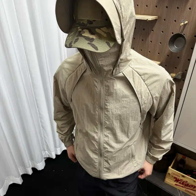 曼城 户外山系防风防晒衣服宽松百搭骑行登山腋下透气防紫外线连帽可拆卸轻薄长袖风衣 男女同款