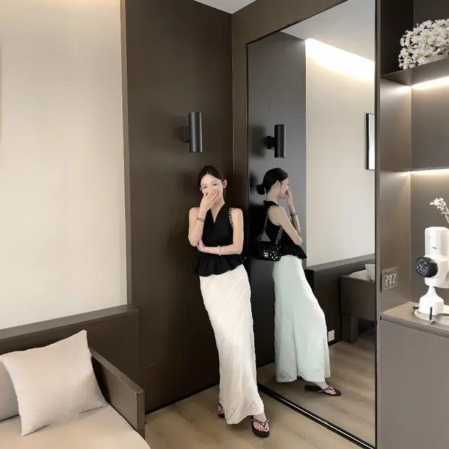 SKYA V