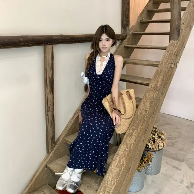 SKYA V