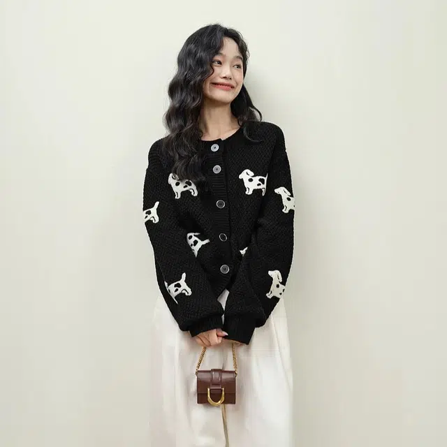 玉儿恋 高级感宽松慵懒感软糯休闲简约小狗印花开衫内搭针织衫 女款 黑色