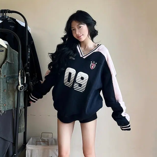 SKYA V