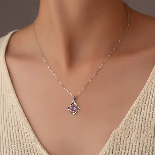 925