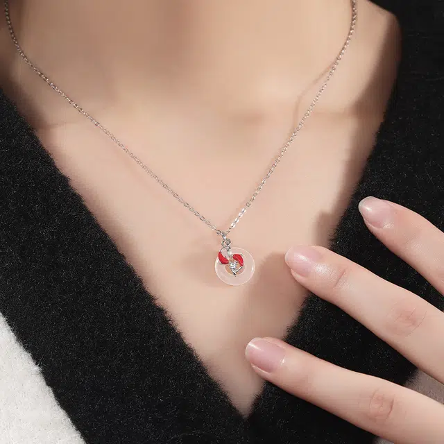 925