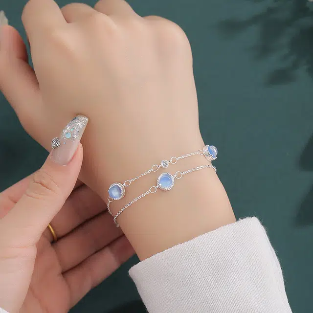 克兰茜 在逃公主 星河逐梦轻奢链 小众简约高级感双层叠戴设计 个性时尚精致经典百搭气质优雅 精美礼盒 可调节 好运 琉璃 玉石手链 女款